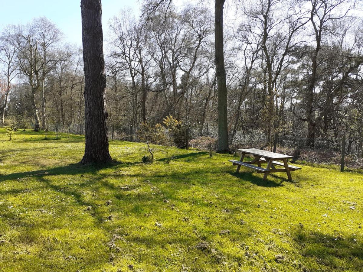 Camping Les Falaises De Toussaint Exterior foto
